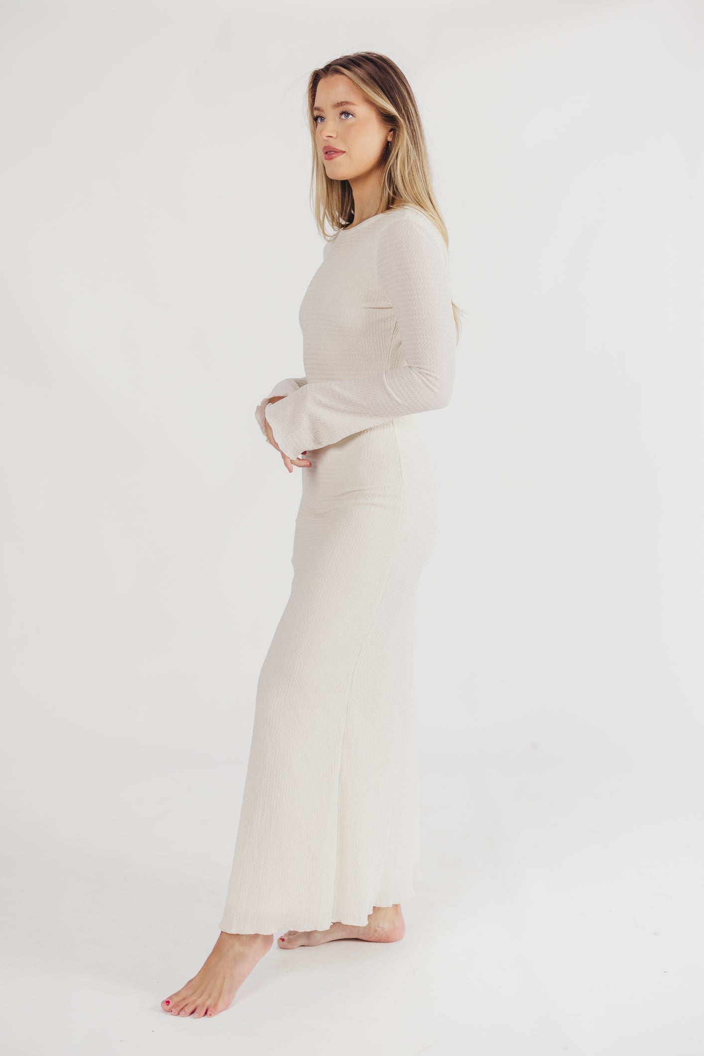 Savannah – langes rückenfreies Kleid mit glockenärmeln – Elfenbein