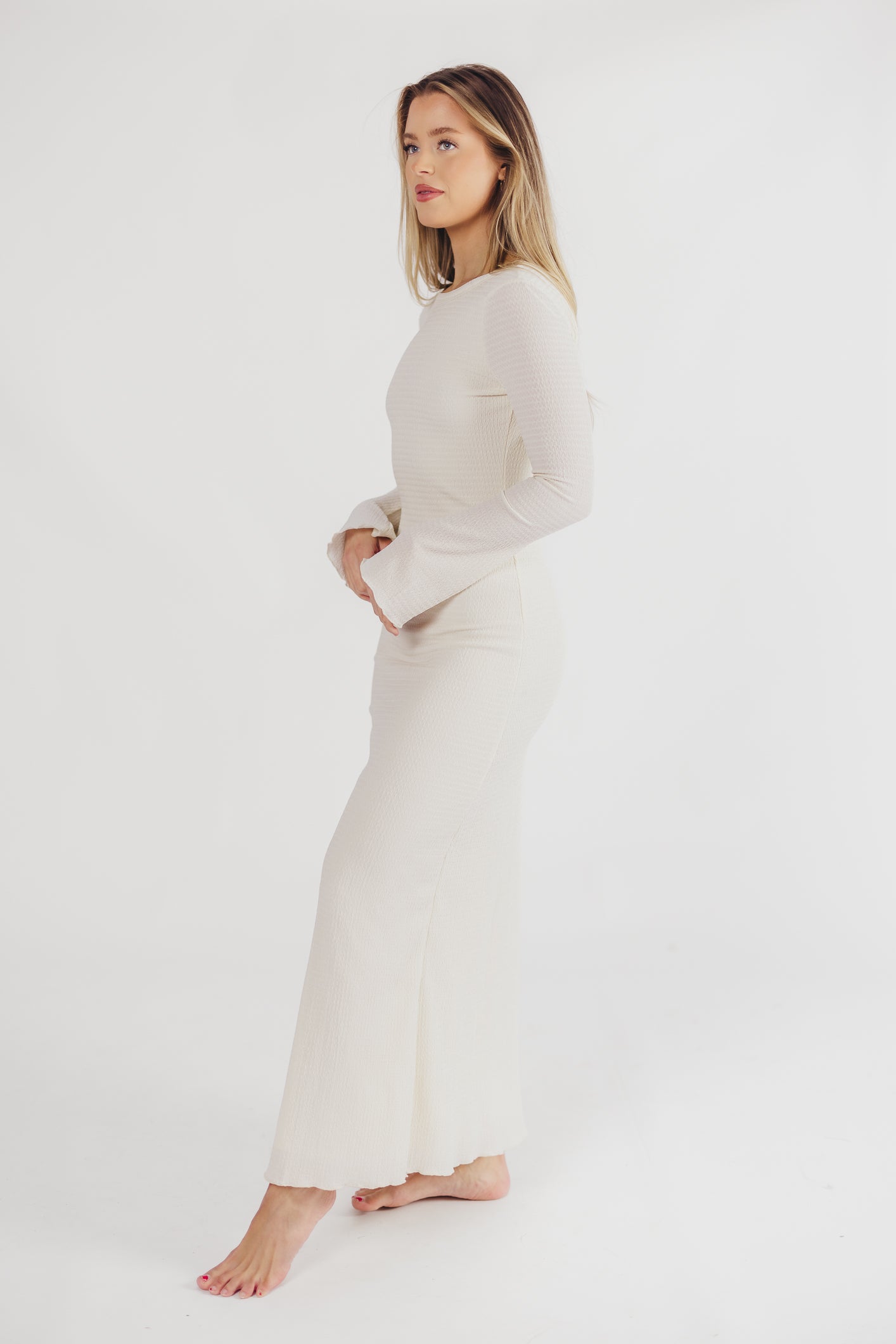 Savannah – langes rückenfreies Kleid mit glockenärmeln – Elfenbein